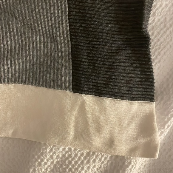 Bela NYC Sweater - Picture 5 of 8